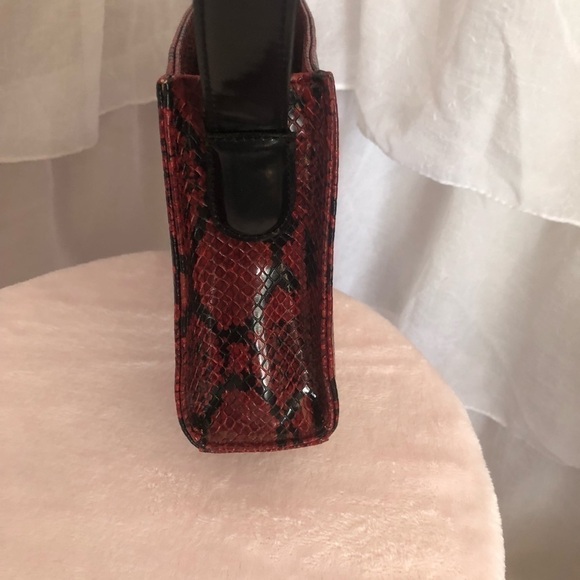 𝅺NINE West faux red snake skin purse - Picture 6 of 7